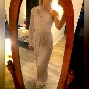 Never worn Halston Heritage gown.